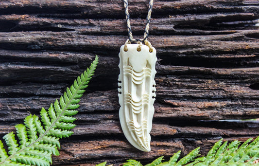 Bone Rei Puta Necklace